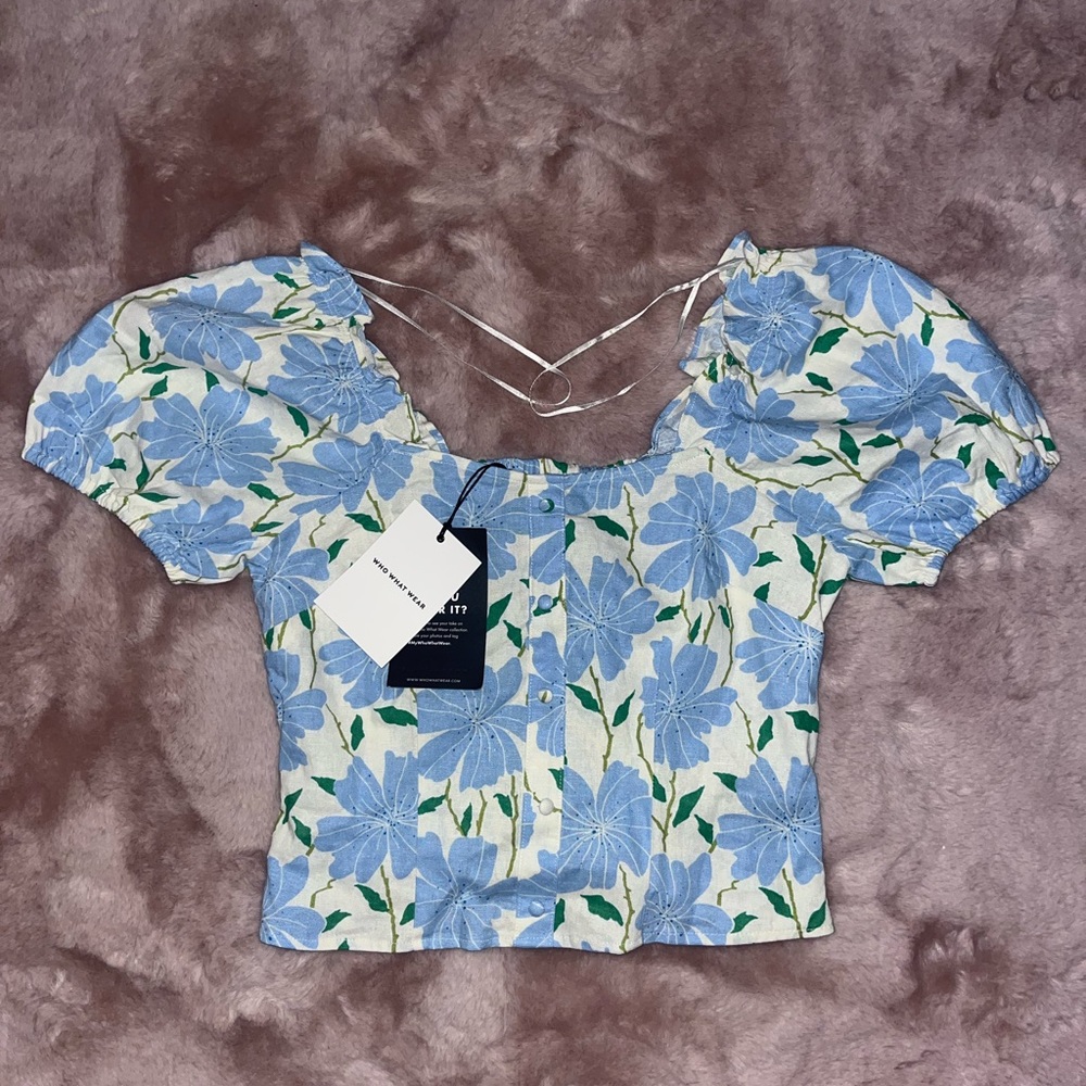 Rutched back puff sleeve button up blue floral blouse!